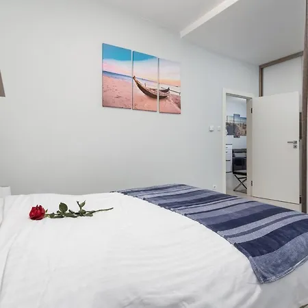 10/30 Apartment